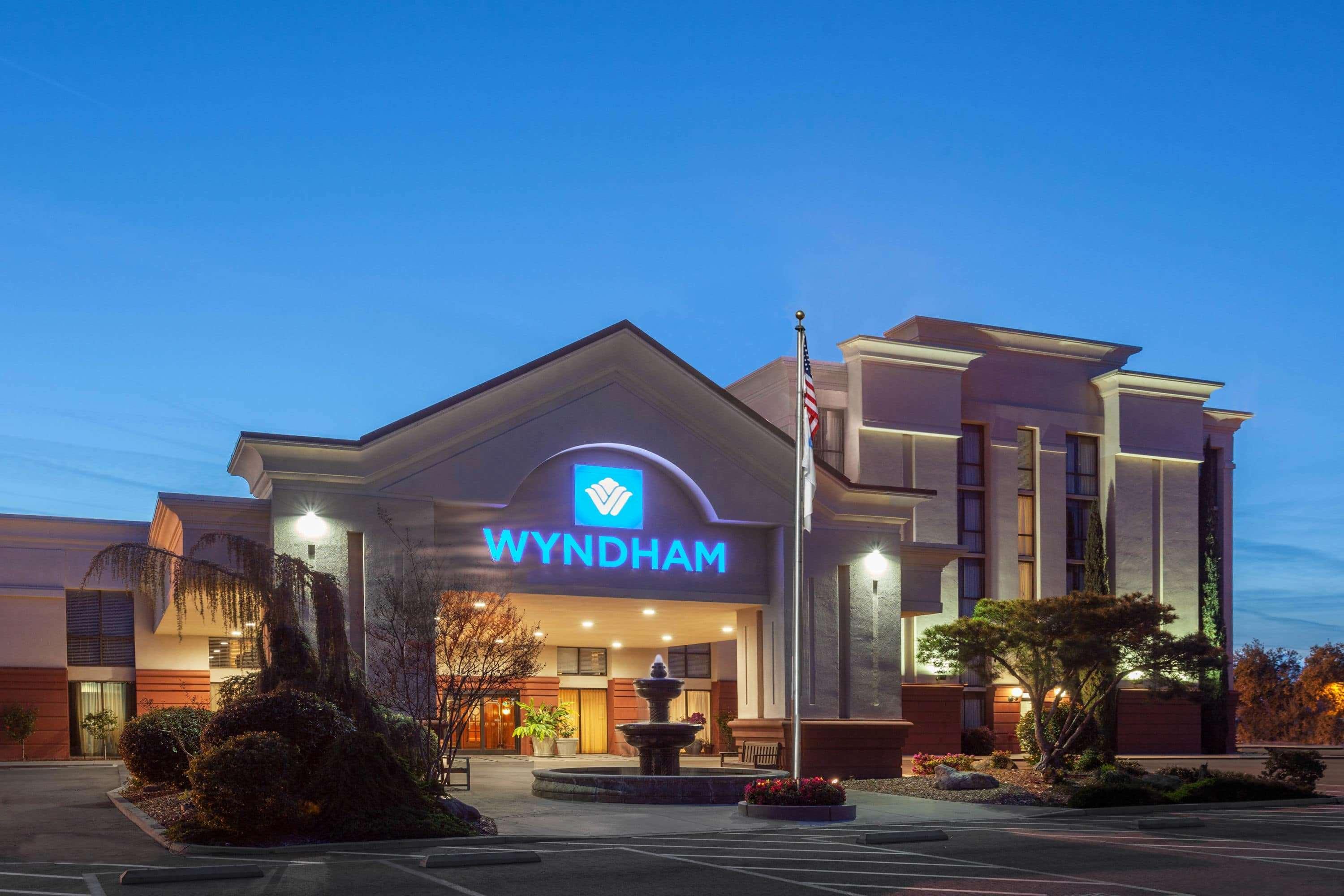 Готель Wyndham Вісалія Екстер'єр фото